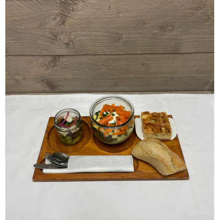 Salade de lentilles, légumes du moment et truite fumée