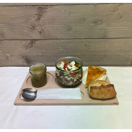 Salade de quinoa, crudités et poulet rôti