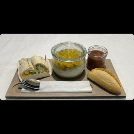 Emietté de poisson, riz et crème ciboulette